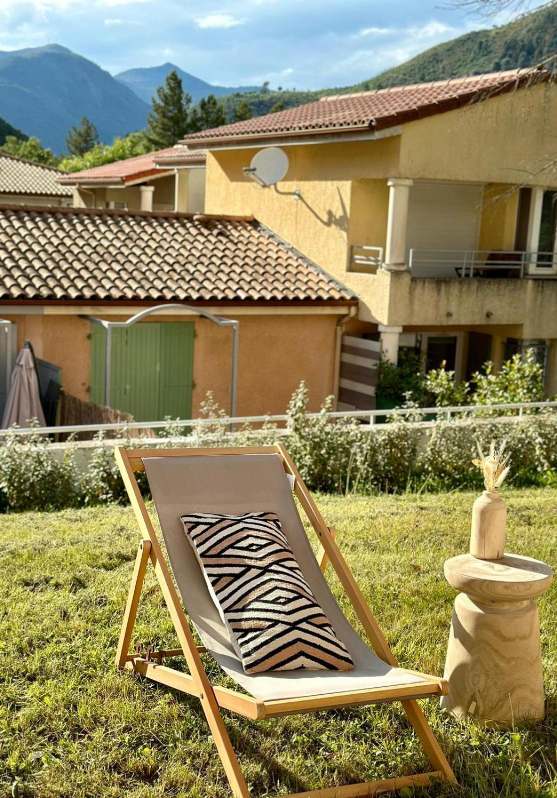 Hotel Le Refuge Des Sources Digne-les-Bains Exterior photo
